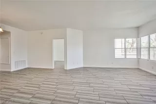 Photo #5: 2642130 Listing 