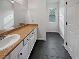 Photo #6: 2642146 Listing