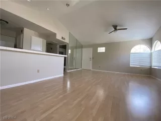 Photo #3: 2642201 Listing 