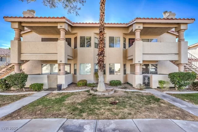 MLS: 2642207 Condo For Sale