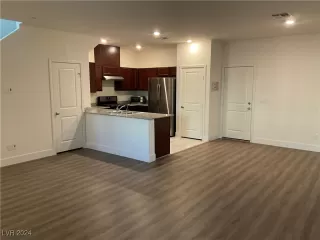 Photo #3: 2642310 Listing 