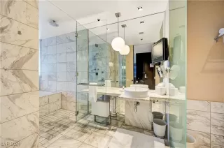 Photo #6: 2642358 Listing