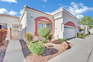 Photo #2: 2642367 Listing