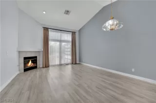 Photo #4: 2642367 Listing