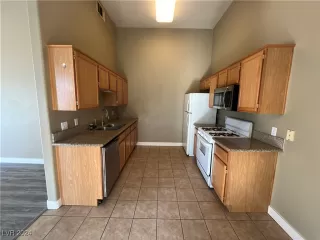 Photo #3: 2642394 Listing 