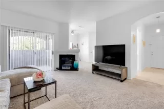 Photo #5: 2642441 Listing