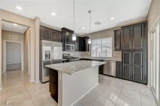 Photo #6: 2642449 Listing