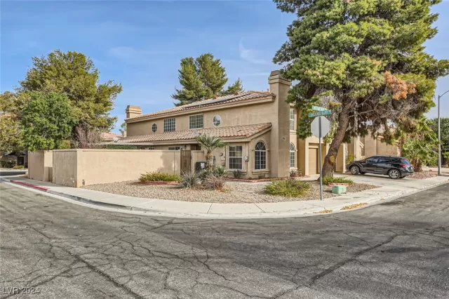 MLS: 2642472 Condo For Sale