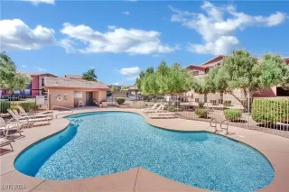 Photo #4: 2642482 Listing