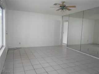 Photo #2: 2642516 Listing 