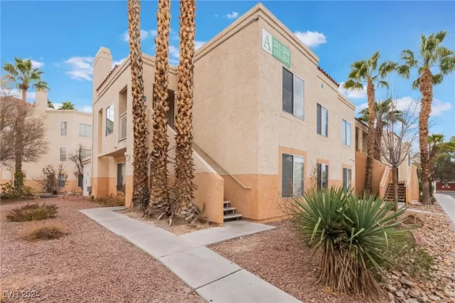 MLS: 2642527 Condo For Sale