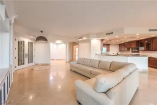 Photo #5: 2642541 Listing 