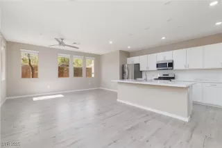 Photo #5: 2642580 Listing