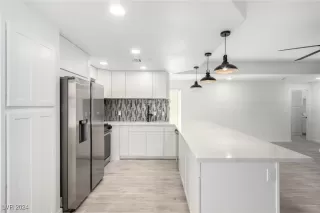 Photo #6: 2642581 Listing