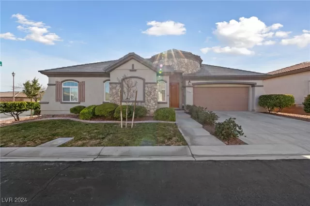 MLS: 2642600 Condo For Sale