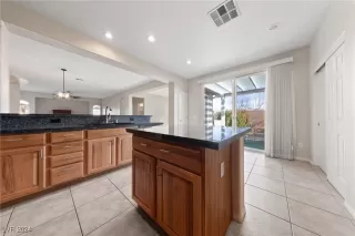 Photo #4: 2642600 Listing 