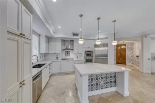 Photo #1: 2642601 Listing 