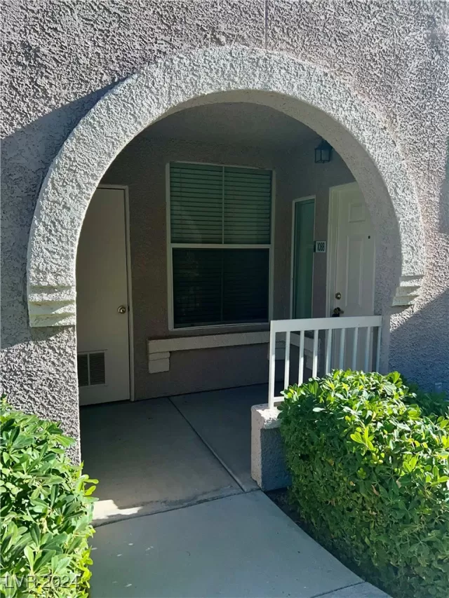 MLS: 2642632 Condo For Sale