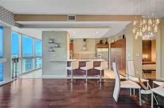 Photo #5: 2642637 Listing