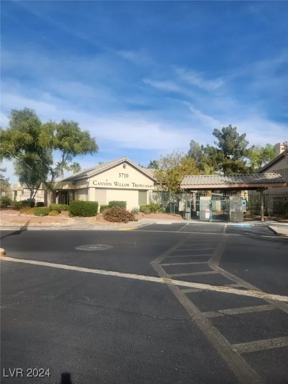 MLS: 2642642 Condo For Sale