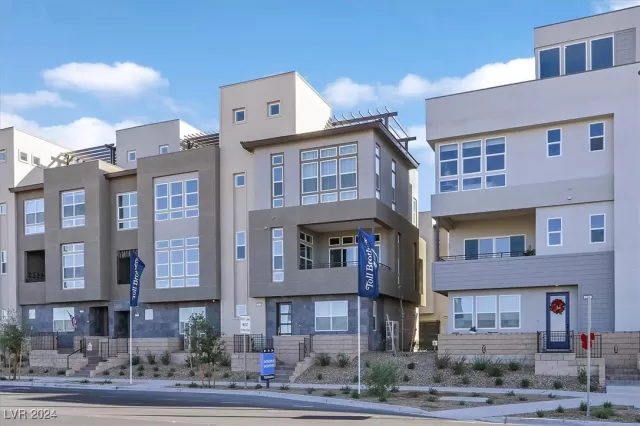 MLS: 2642644 Condo For Sale