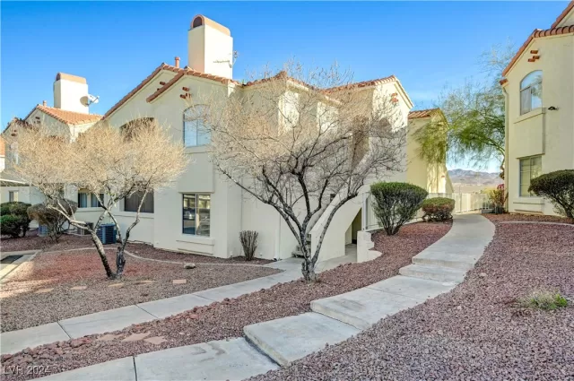 MLS: 2642651 Condo For Sale