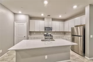 Photo #4: 2642659 Listing 