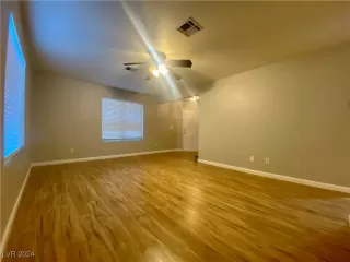 Photo #4: 2642705 Listing