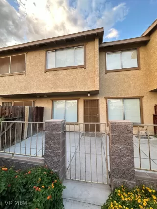 Photo #1: 2642708 Listing 