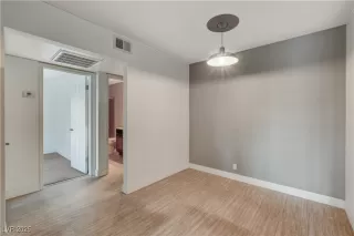 Photo #4: 2642750 Listing