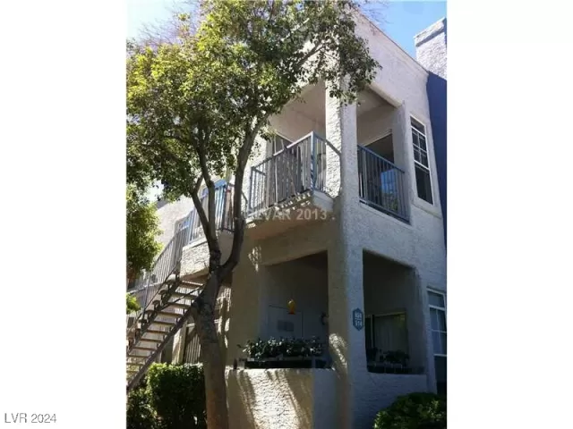 MLS: 2642783 Condo For Sale