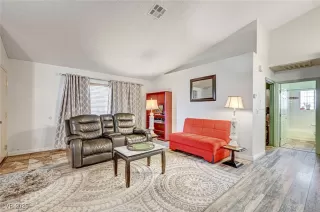 Photo #6: 2642803 Listing 