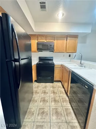 Photo #3: 2642807 Listing 