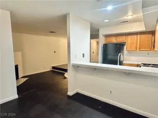 Photo #4: 2642807 Listing 