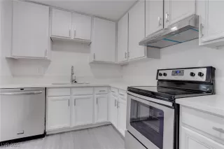 Photo #5: 2642849 Listing