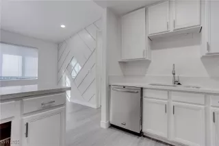 Photo #6: 2642849 Listing