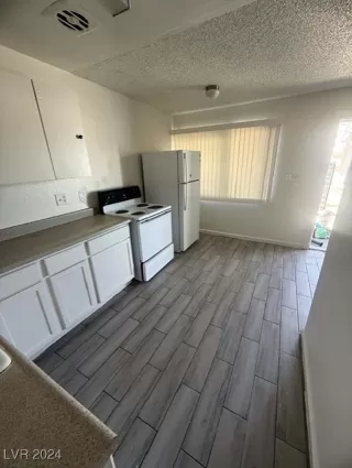 Photo #1: 2642877 Listing 