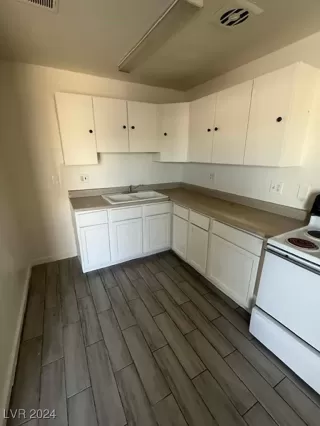 Photo #2: 2642877 Listing 