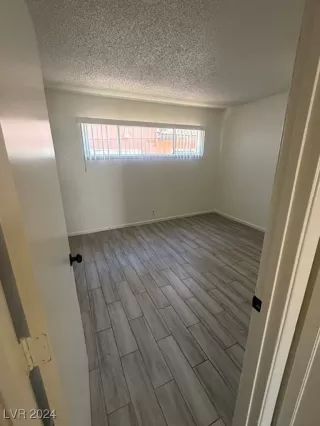 Photo #5: 2642877 Listing 