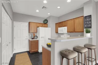 Photo #3: 2642894 Listing