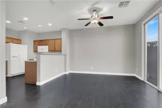 Photo #6: 2642894 Listing