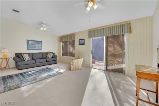 Photo #5: 2642896 Listing