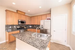 Photo #2: 2642902 Listing