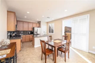 Photo #4: 2642902 Listing