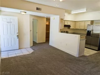 Photo #4: 2642926 Listing