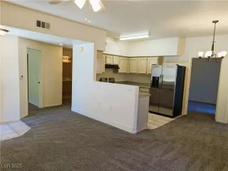 Photo #5: 2642926 Listing