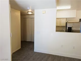 Photo #6: 2642926 Listing