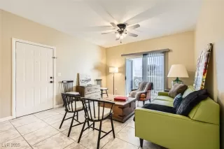 Photo #5: 2642939 Listing