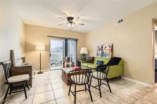 Photo #6: 2642939 Listing