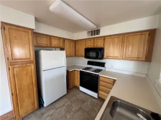 Photo #2: 2642955 Listing 